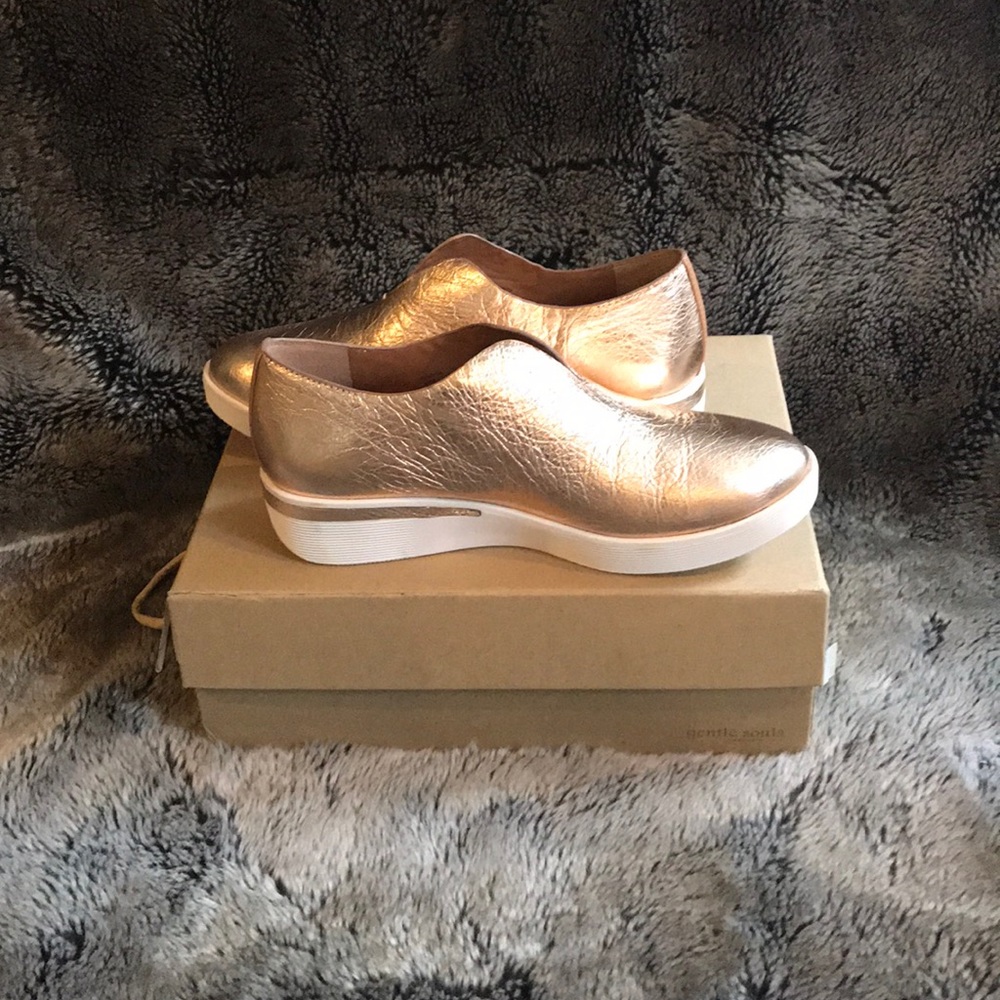 Kenneth Cole Gentle Souls Hanna slip on sneaker